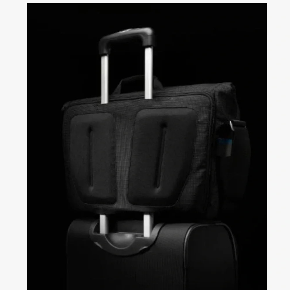Thule Crossover TCMB-115 15.4-inch MacBook or PC Messenger Bag Ripped Handle